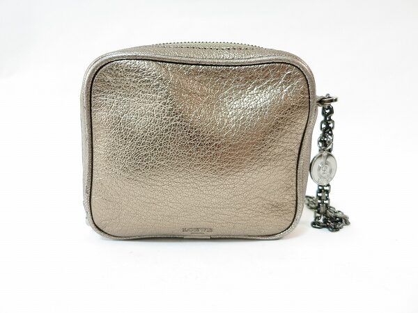 上品なガンメタリックの輝きが美しい ロエベのポーチを買取しました