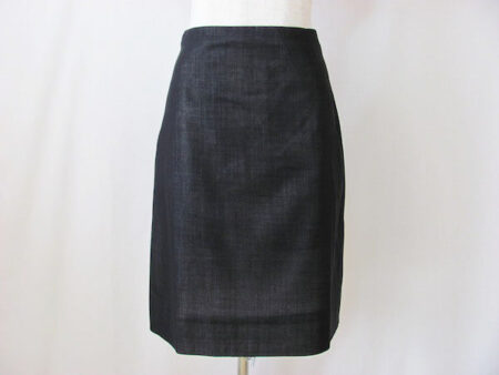 上品ラインが素敵なアクリスのスカートを買取しました