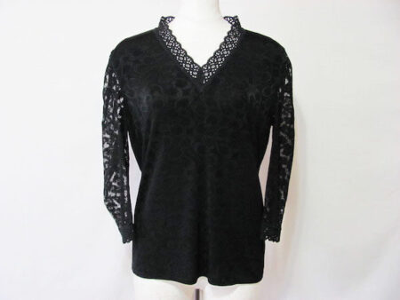 レースで品格よく仕上げる 伊太利屋のカットソーを買取しました