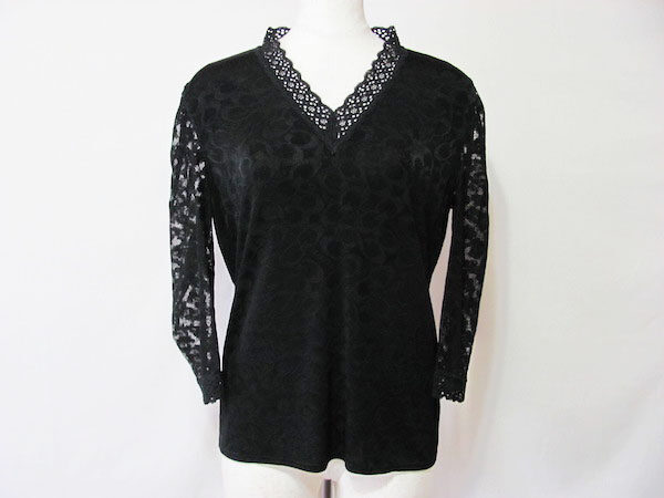 レースで品格よく仕上げる 伊太利屋のカットソーを買取しました