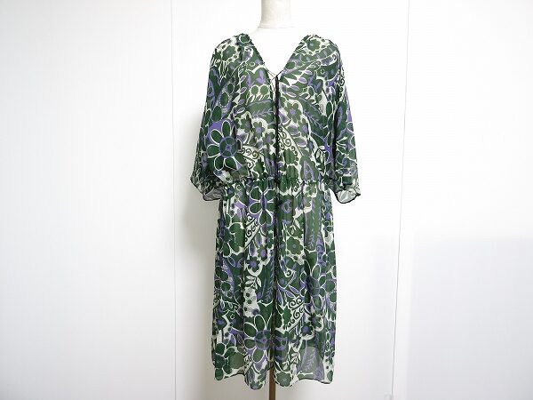 落ち着くグリーンが嬉しい ケイタマルヤマの花柄ワンピースを買取しました