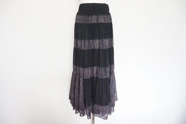 程よいメッシュが上品なイークラットのスカートを買取しました