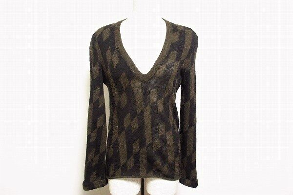 アルパカ素材で感じる温かみ!エルメス 茶色のVネックセーターをお買取