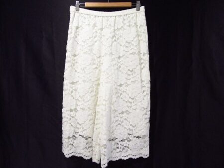 垢抜ける白×レースが嬉しい！ローズティアラのパンツを買取しました