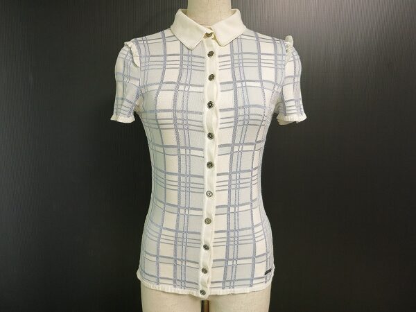 白と水色のバランスがGOOD！バーバリーブラックレーベルのチェックニット