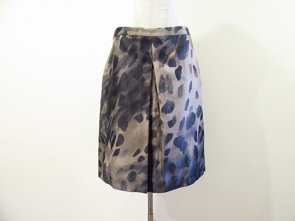 お洋服やバッグをまとめて買取！マックスマーラのスカートを買取いたしました