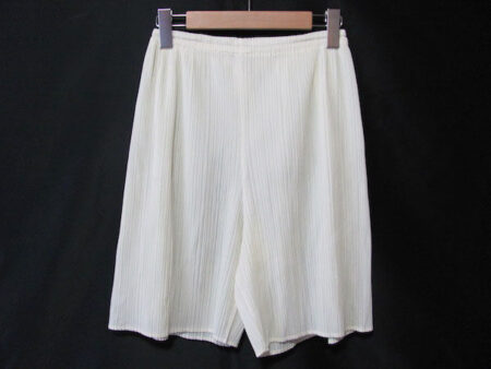 プリーツ×ショートパンツの異色コラボ プリーツプリーズのお洋服をお買取