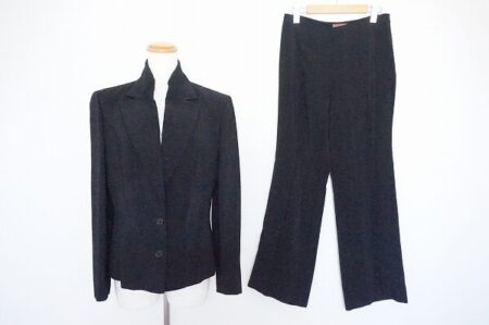 品のいいラメ入りが特長！ロエベのパンツスーツを買取しました