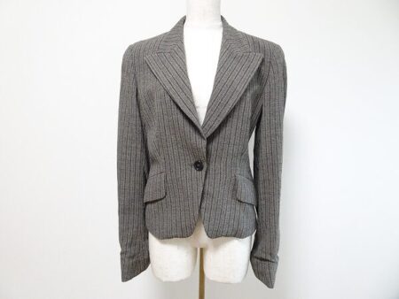 エレガント女性から愛される！マックスマーラのストライプジャケットを買取しました