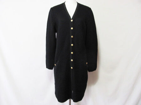フェラガモのカーディガンをお買取｜金ボタンで高級感UP