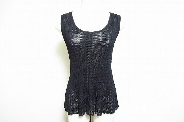 上品で涼しげ！ プリーツプリーズ   透かし編みタンクトップを買取しました
