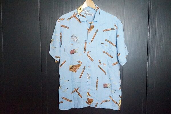 何ともレアな葉巻柄！パパス アイランドの水色シャツを買取しました