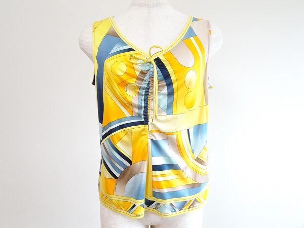 豪華なレオナールの幾何学模様 イエローのノースリーブを買取しました
