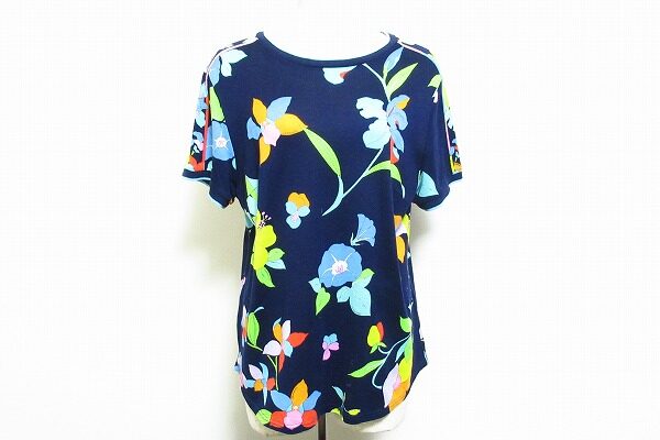 ポップな花柄が素敵なレオナールスポーツのニットを買取しました