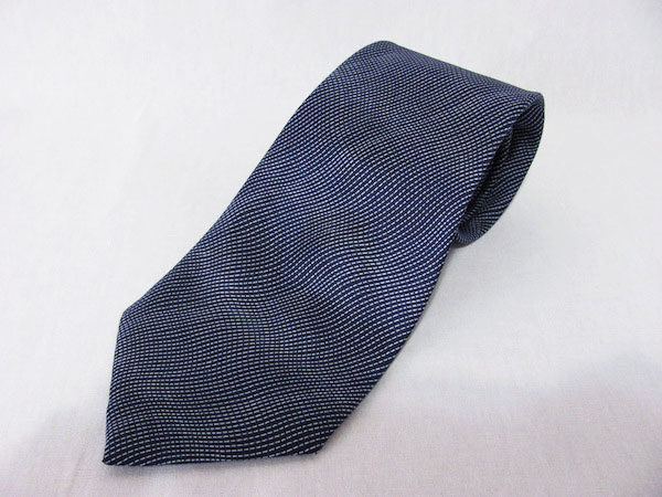 他にはない輝き｜クリスチャンディオールオム 紺のネクタイを買取しました