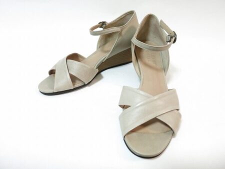 ウエッジソールで安心感 マーガレットハウエルのサンダルを買取しました