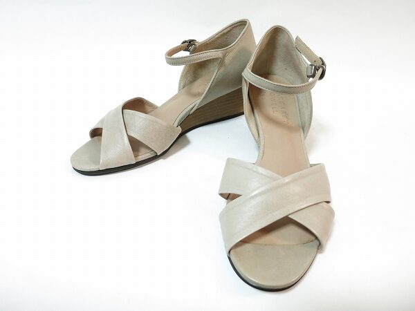 ウエッジソールで安心感 マーガレットハウエルのサンダルを買取しました