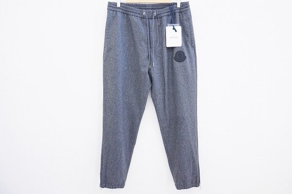 裾ジップでおしゃれなモンクレール グレーのスウェットを買取しました