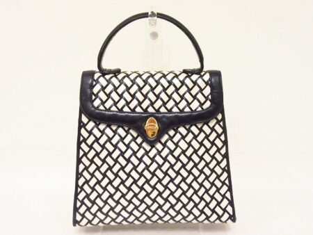 高貴で目立つ！バリーのハンドバッグを買取しました