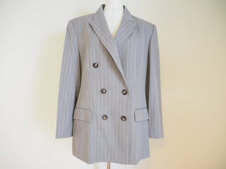 品のいいストライプで親しみやすさアップ セリーヌのグレージャケットをお買取