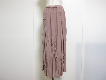 シックなピンクで大人なコーディネートを｜エイココンドウ のロングスカートを買取しました