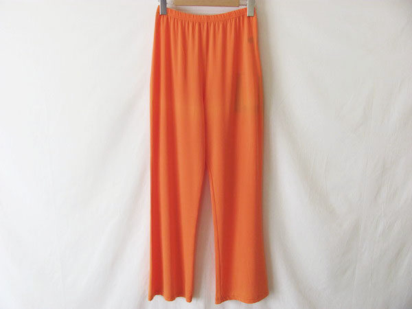 太陽のようなオレンジがポイント｜トクコのストレッチパンツを買取しました