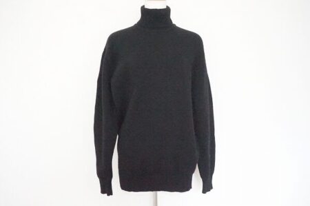 冬の相棒！カネコイサオの黒 タートルニットを買取しました