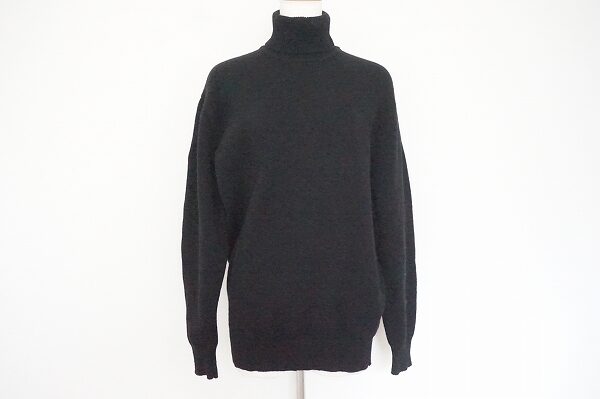 冬の相棒！カネコイサオの黒 タートルニットを買取しました