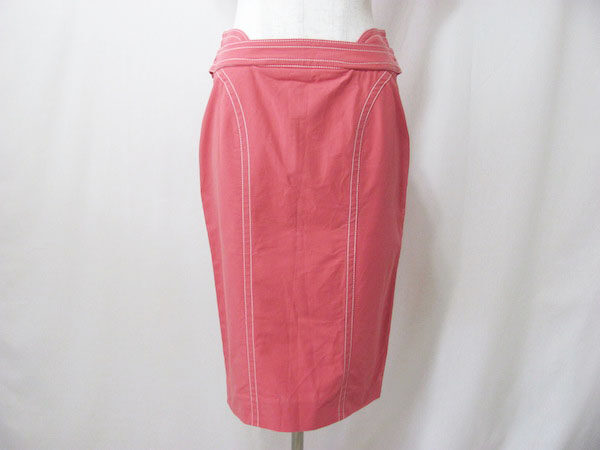ステッチがいい味を出す｜ジバンシィのピンク スカートを買取しました