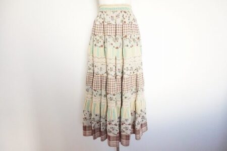 優しいパッチワークが好印象に ノンノンドールのギャザースカートを買取しました