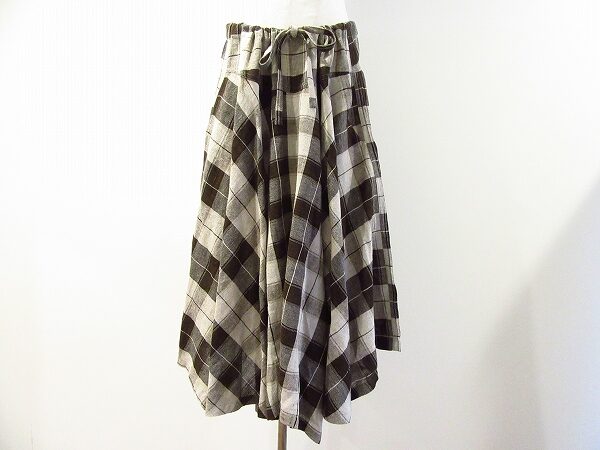 フレア×チェックで可愛いの極み！ウサトのスカートを買取しました