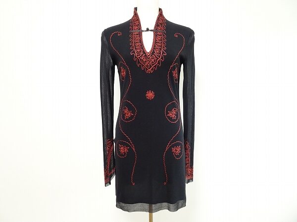 チャイナ風で色っぽく｜ヴィヴィアンタムの刺繍ワンピースをお買取