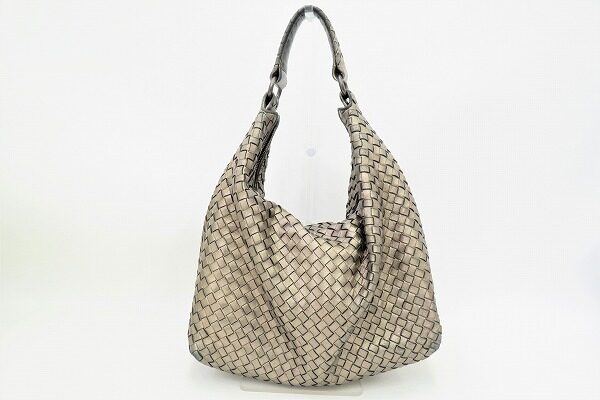 その場で査定！ボッテガヴェネタのバッグを買取いたしました