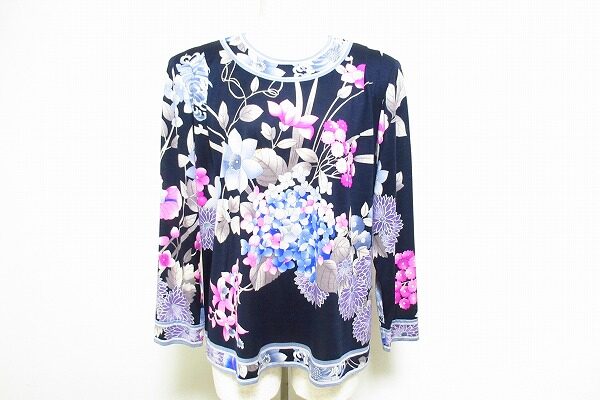 色彩バランスもお見事！レオナールの花柄カットソーを買取しました
