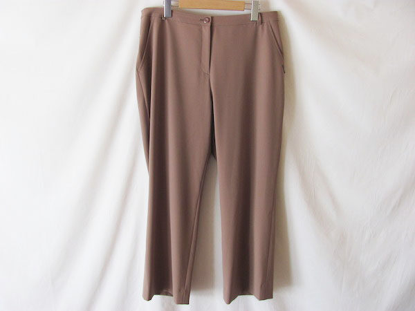 動きやすさ重視の方に！レオナールスポーツのパンツを買取しました