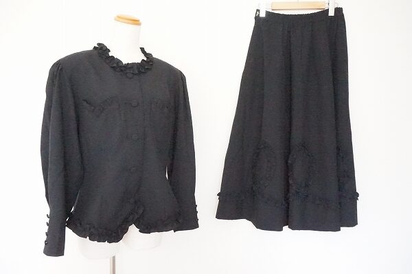 バランスよいフリルだからこその大人感 ノンノンドールのセットアップを買取しました