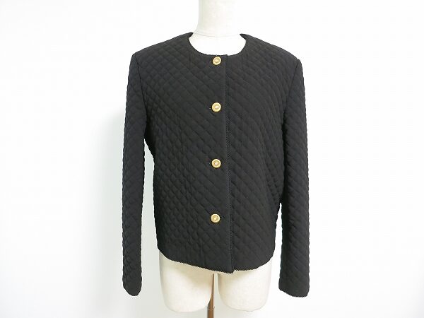 ノーカラーで繊細な雰囲気に｜カネコイサオのキルティングジャケットを買取しました