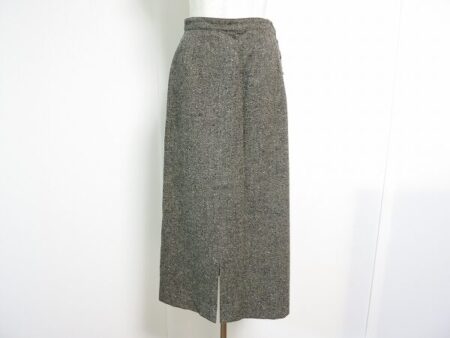 余裕のある女性を演出｜マドモアゼルノンノンのロングスカートを買取しました