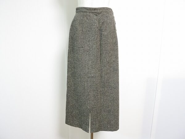余裕のある女性を演出｜マドモアゼルノンノンのロングスカートを買取しました
