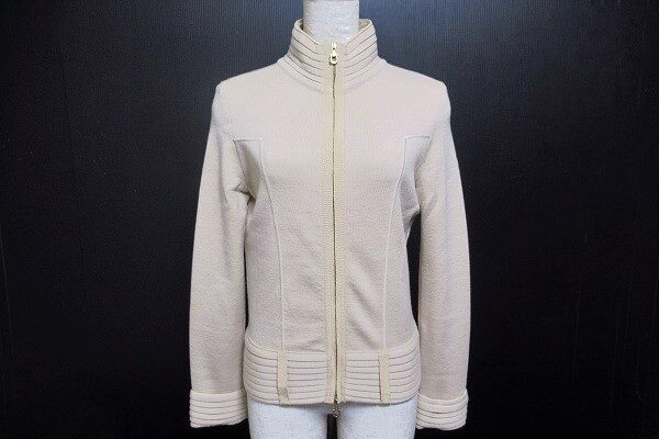 きっちりした身のこなしに｜フェラガモのダブルジップカーディガンを買取しました