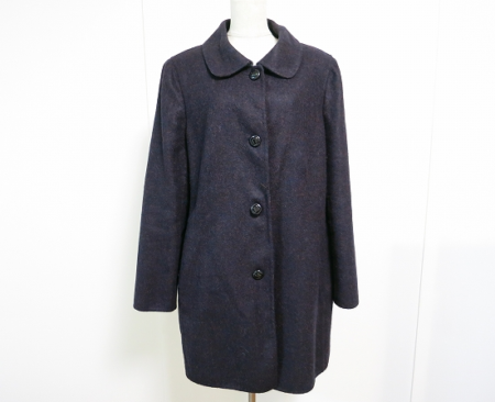 落ち着いた紫でシックに！レリアンのコート