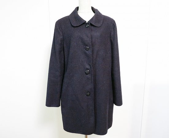 落ち着いた紫でシックに！レリアンのコート