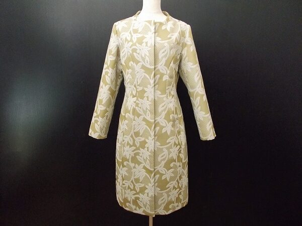 ゴージャスな花モチーフに注目｜シビラのノーカラーコートを買取しました