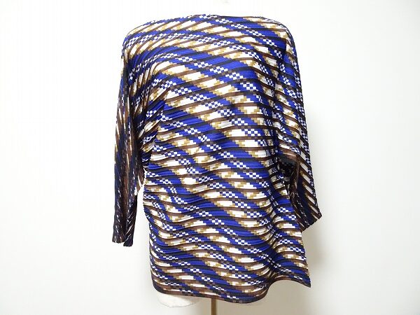 大胆なプリーツがおしゃれ！イッセイミヤケのカットソーを買取しました