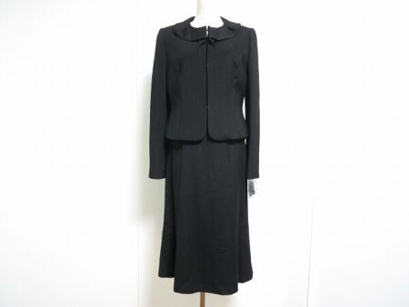 新品同様！ユキコハナイのワンピーススーツを買取しました