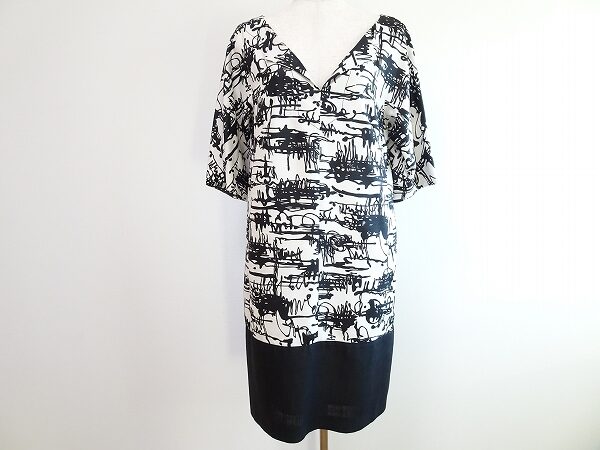 嬉しい5分丈で程よく足みせ｜アドーアのワンピースを買取しました