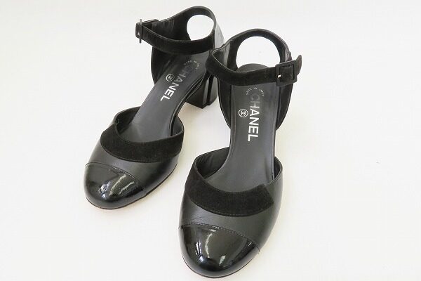 秋冬の足元はスエードで！シャネルのパンプスを買取させて頂きました