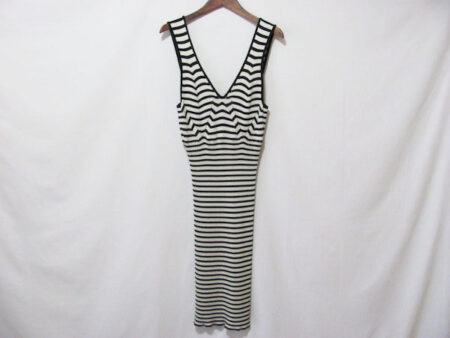 個性的なボーダーでメリハリ！クリスチャンディオールのワンピースを買取しました