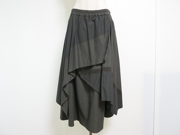 程よい広がり具合がレア!モユルセンソユニコの変形スカートを買取しました