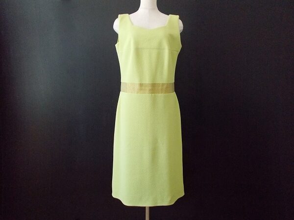 凛とした黄緑が素敵なユキトリイのワンピースを買取しました